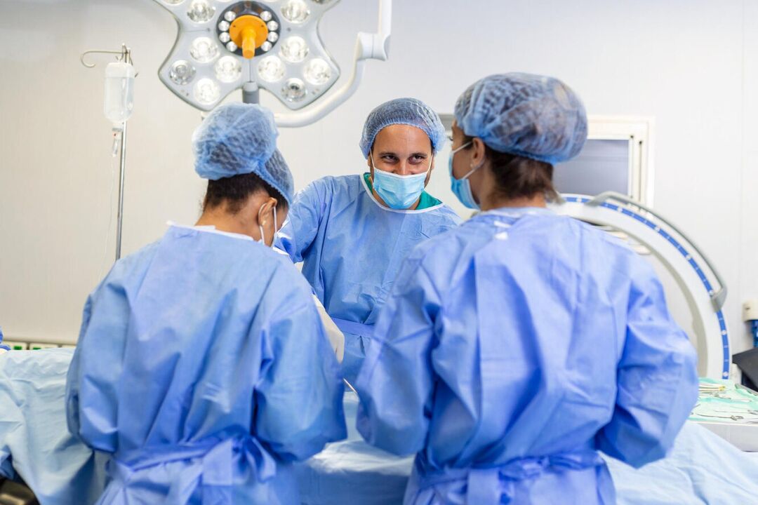 Պլաստիկ վիրաբույժները վիրահատում են տղամարդու առնանդամը մեծացնելու համար